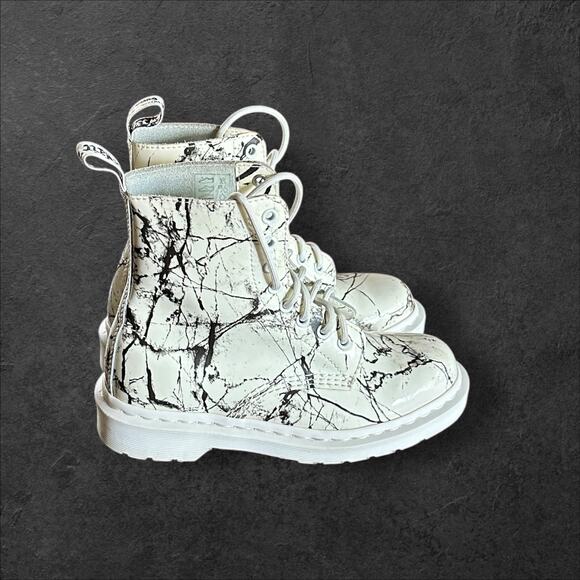 DR MARTENS 1460 BOOTS -WHITE BLACK MARBLE WOMEN SIZE 7 EU 38 MENS 6 - Picture 8 of 11